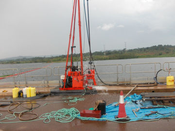 China Anhänger brachte Bohrloch-Kernbohrer-Anlage/Wasser-Brunnenbohrungs-Ausrüstung an fournisseur